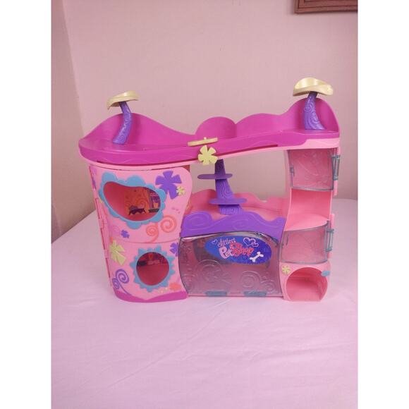 Authentic Littlest Pet Shop LPS Cozy Care Adoption Center Playset House Read Des - Picture 1 of 12